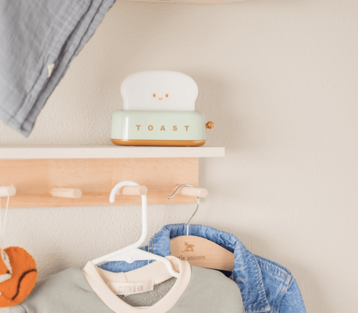 HOW TO STYLE A NURSERY SHELF THAT LOOKS GREAT AND STAYS ORGANISED DAILY NOW